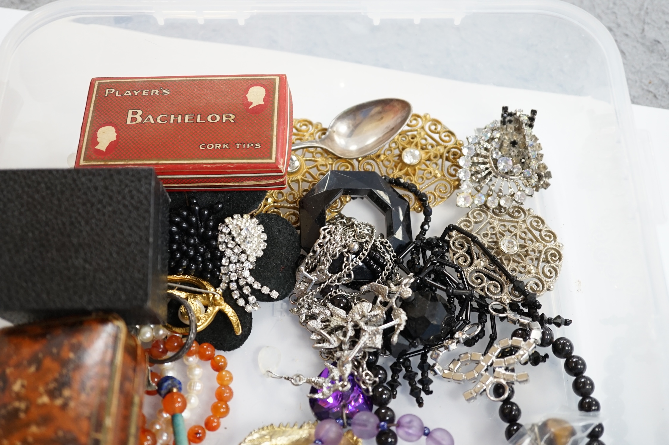 A large quantity of assorted costume and other jewellery including 925.